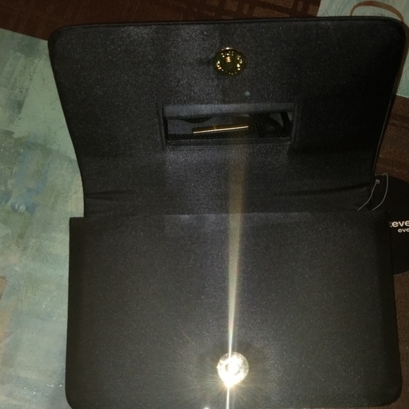 Valerie Steven's Black Evening Clutch - Picture 4 of 5